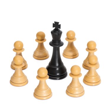 beyaz izole satranç figürleri