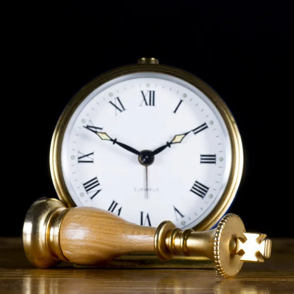 Schachspieler mit alter Uhr — Stockfoto