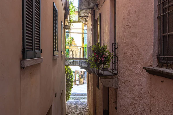 İtalya 'nın harika Orta San Giulio kasabası..