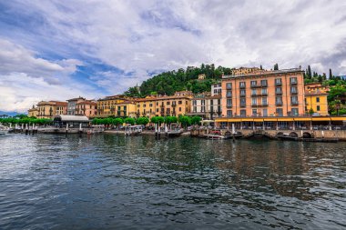 İtalya 'nın Como Gölü' ndeki Tremezzo kasabasının manzarası.
