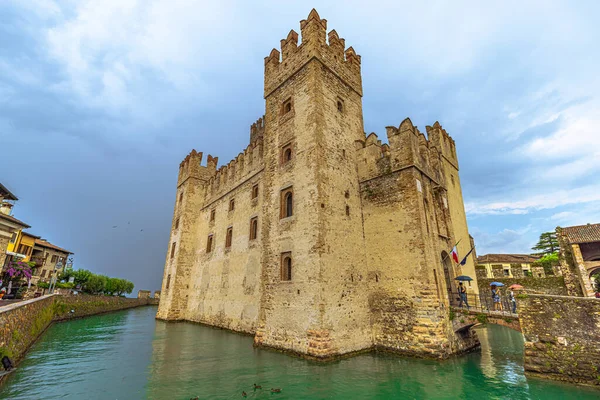 Medieval Castle Town Sirmione Lake Garda Italy — Stock Photo, Image