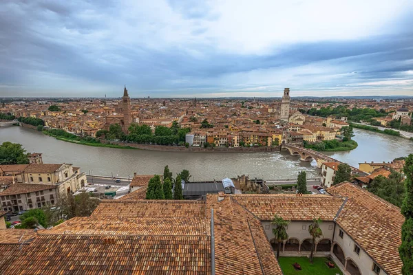 Vista Panorâmica Telhado Cidade Medieval Verona Itália — Fotografia de Stock