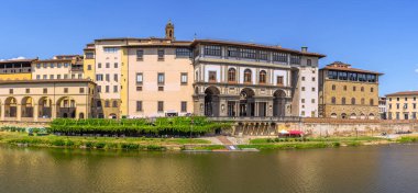 İtalya 'nın Floransa kentindeki Uffizi Galerilerinin dış cephesi