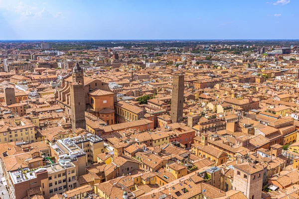 İtalya 'nın Bologne kentinin panoramik manzarası