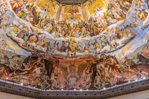 İtalya 'nın Floransa kentindeki Duomo Katedrali' nin iç resimlerinin ayrıntıları.