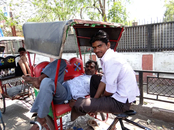 Rickshaw puller — Stock Photo, Image