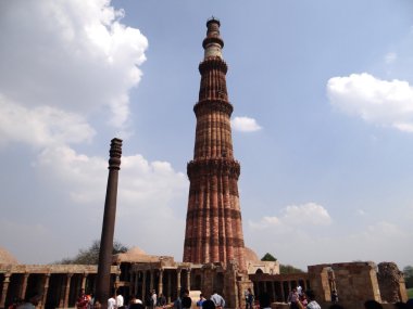 Qutub Minar & Rust Free Iron Pillar 3