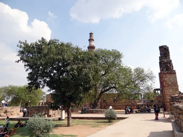 Qutub Minar & Campus — Stock Photo, Image