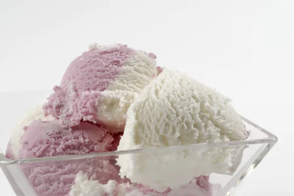 Crème glacée et fraise — Photo
