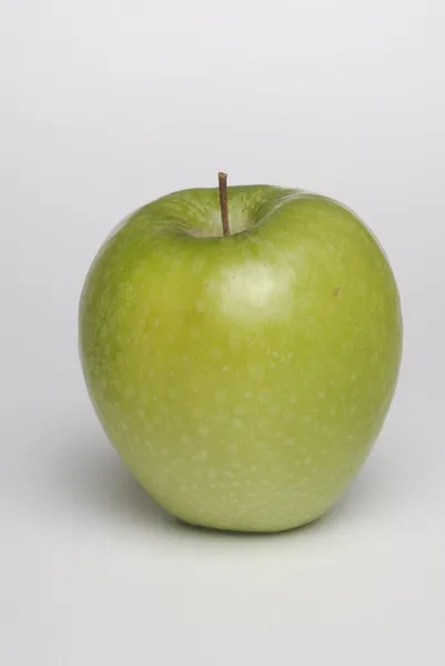 Яблоко зеленое — стоковое фото