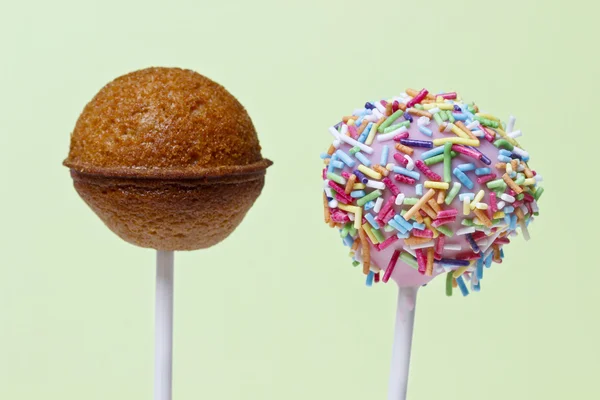 Cake pops decorated with sprinkles — Stock Photo, Image