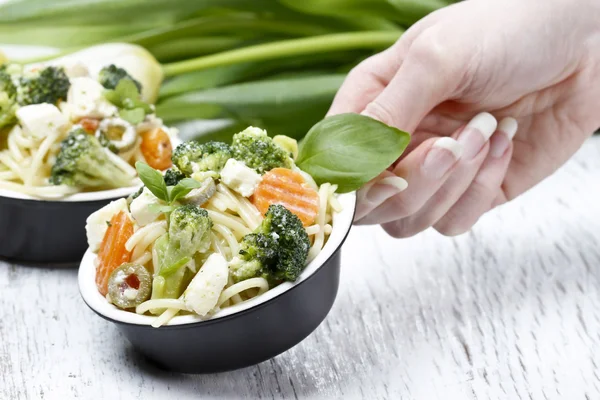 Vegetarisk pasta med grönsaker — Stockfoto