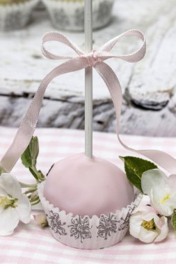 renkli pasta çıkar, doğum günü partisi.