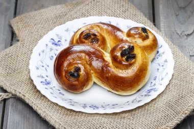 geleneksel İsveç safran buns üzerinde Kendir.