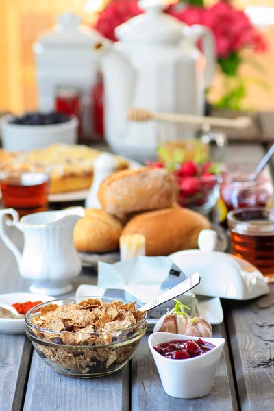 Breakfast table. Selective focus — Stock Photo, Image