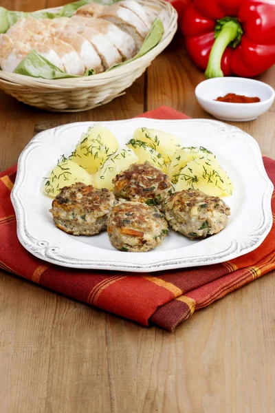 Schnitzel con patate — Foto Stock