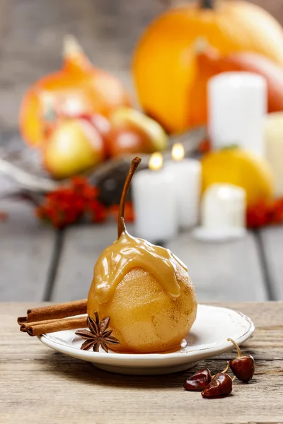 Pear with caramel sauce. French dessert — Stock Photo, Image