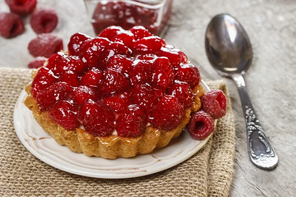 Tarte aux framboises. Concentration sélective — Photo