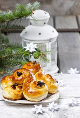 Noel ortamda geleneksel İsveç buns. safran bir topuz