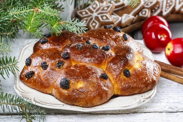 Traditional christmas bread served commonly in many countries — Stock Photo, Image