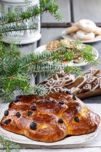 Traditional christmas bread served commonly in many countries — Stock Photo, Image