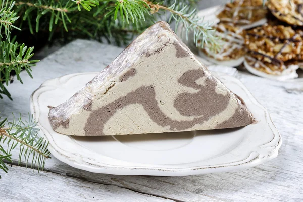 Halva sur la table de veille de Noël — Photo