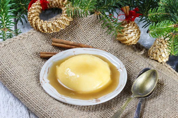 Flan, traditional spanish dessert. Selective focus — Stock Photo, Image