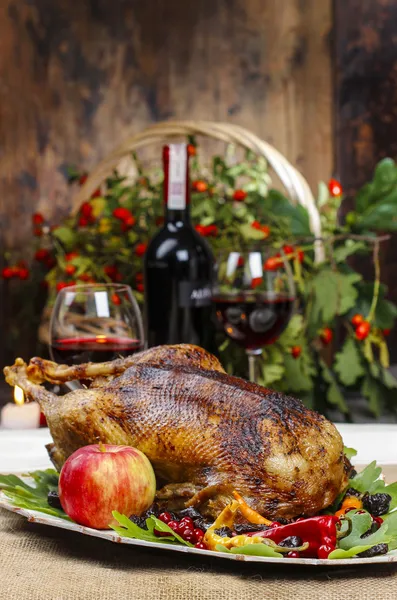 Roasted goose in autumn setting — Stock Photo, Image