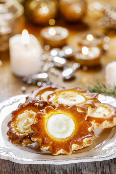 Tort w kształcie gwiazdy. w Wigilię Bożego Narodzenia nastrój. selektywne focus. — Zdjęcie stockowe