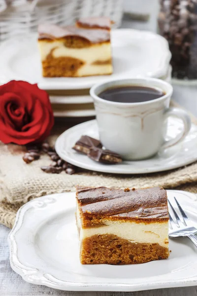 Kawałek ciasto toffi i wanilii — Zdjęcie stockowe