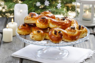 İsveçli bir Noel. Noel ortamda geleneksel İsveç buns