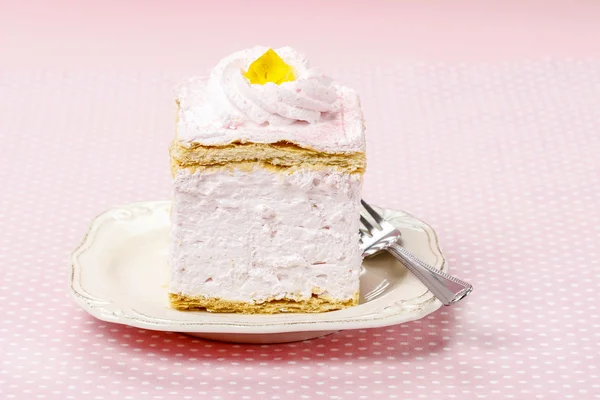 Pink cream cake on pink background — Stock Photo, Image