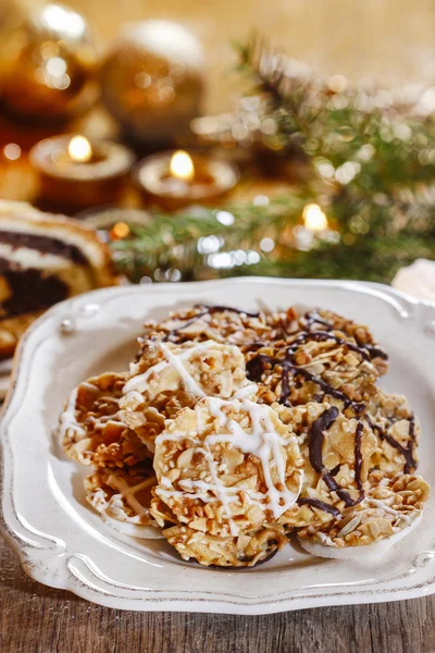 Sesamkekse auf dem Weihnachtstisch. Selektiver Fokus — Stockfoto