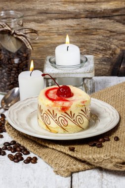 cherry ile vanilya torte yuvarlak