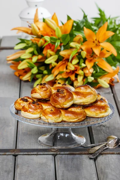 Sonbaharda ayar geleneksel İsveç buns. safran bir topuz — Stok fotoğraf