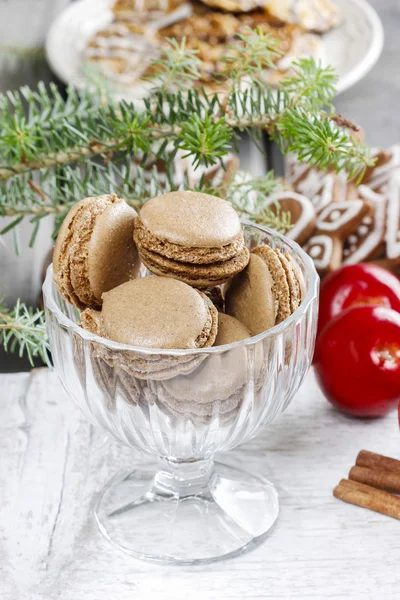 Parisian macaroons in christmas setting — Stock Photo, Image