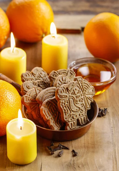 Speculaas is a type of spiced shortcrust biscuit, traditionally — Stock Photo, Image