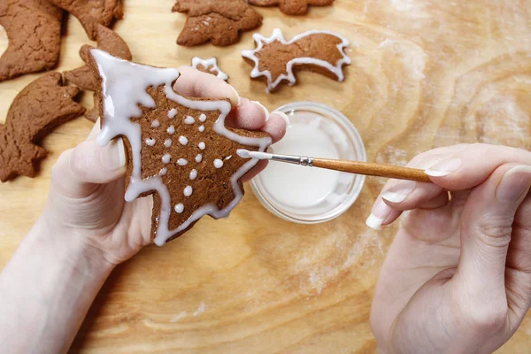 Preparing gingerbread cookies for christmas. Steps of making bis — Stock Photo, Image
