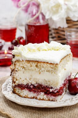 kiraz ve Hindistan cevizi layer cake