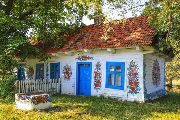 Zalipie, Lengyelország - színes village - skanzen. — Stock Fotó