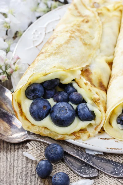 Crepes with blueberries — Stock Photo, Image