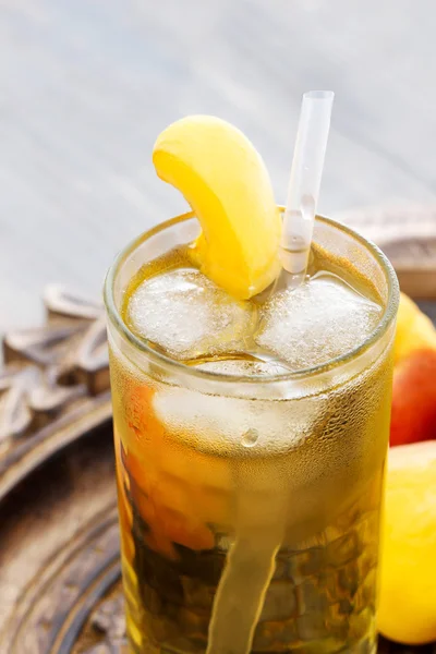 Peach ice tea — Stockfoto