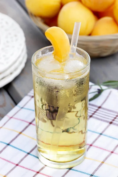 Peach ice tea — Stockfoto