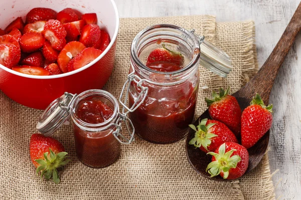 Making strawberry jam — Stock Photo, Image