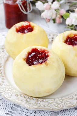 Reçel pişirme önce elma dolması