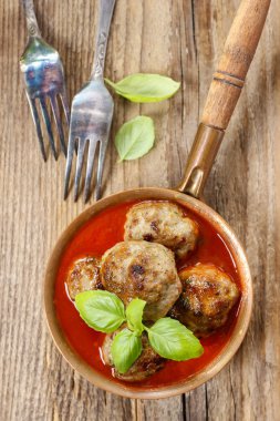 Domates soslu köfte.
