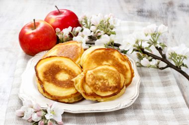 elmalı börek