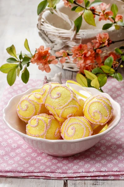 Pink and yellow easter eggs — Stock Photo, Image