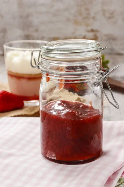 Fruit jam in preserving jar — Stock Photo, Image