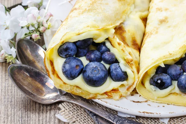 Crepes with blueberries — Stock Photo, Image